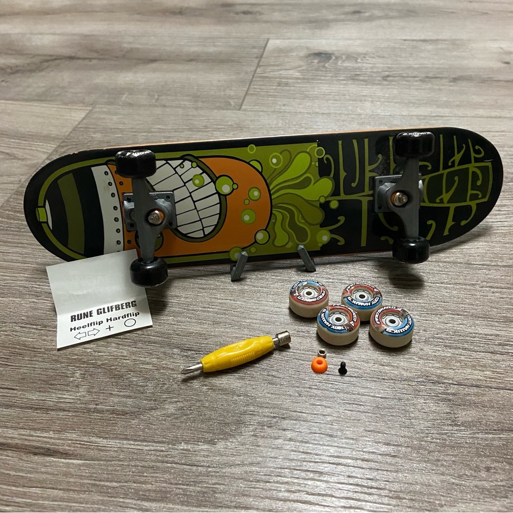 Tech Deck Tony Hawk Hand Board 2002 Flip Rune Glifberg